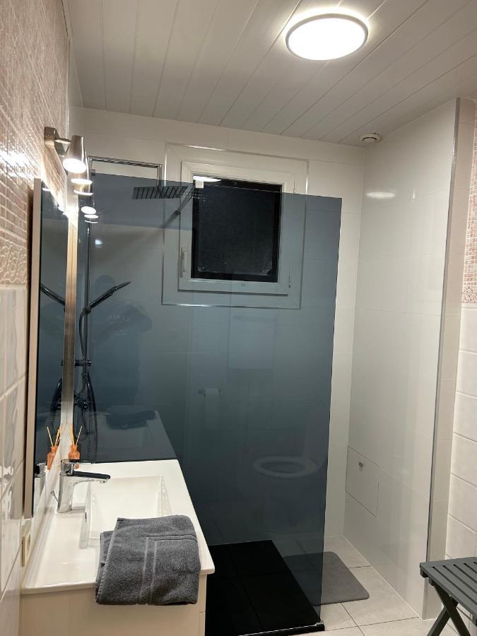 Jolie Villa Independante Climatisee 3 Chambres Tout Confort 6 Couchages, Piscine Chauffee 4 X 8 Disponible Selon Meteo De Mai A Fin Septembre, Jacuzzi 4 Places, Boulodrome Eclaire, Ping-Pong, Wifi, Proche Commerces Animaux Domestiques Sur Demande Bretenoux Exterior foto